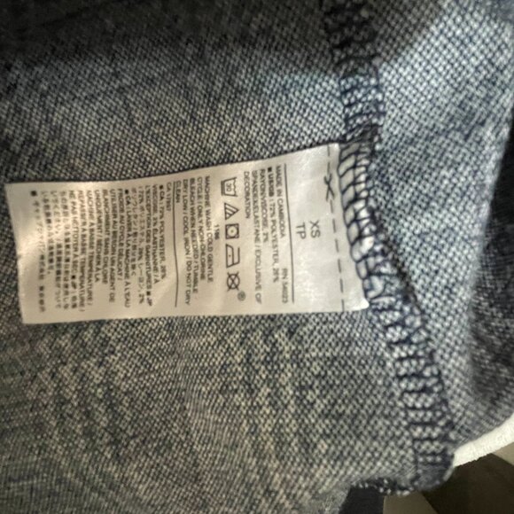 Banana Republic Top Sz XS Houndstooth. Red and White Stripe on Sleeves - Picture 3 of 5